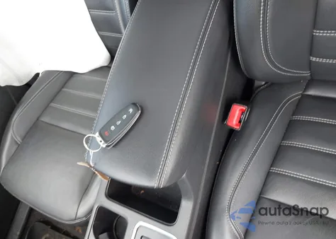 2019 Ford Escape Titanium z USA, uszkodzony, nr VIN 1FMCU0J99KUC17133